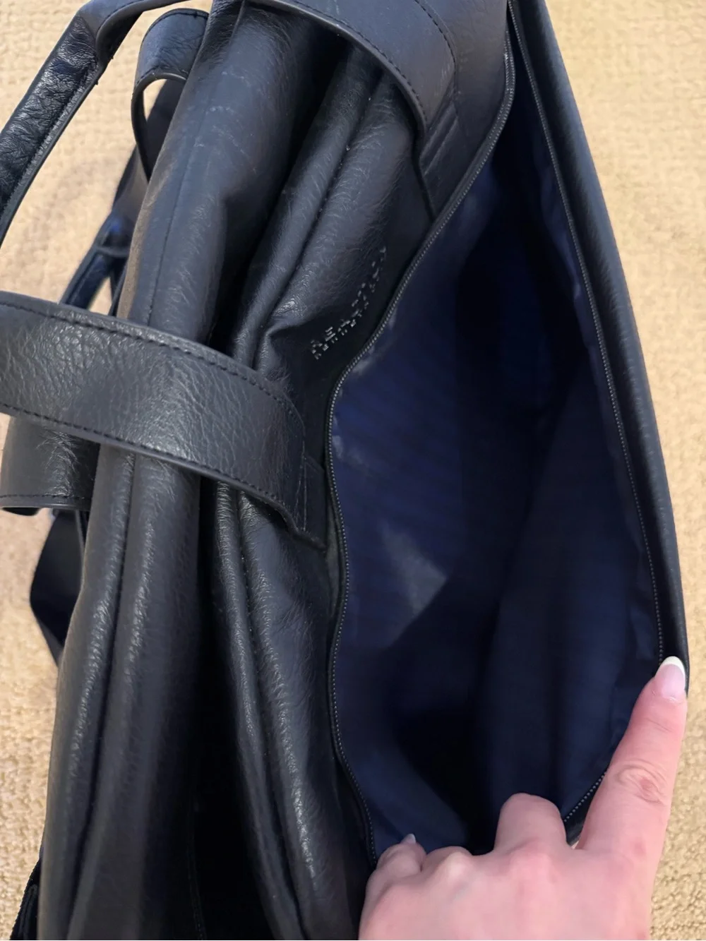 Kenneth Cole Large Black Weekend Duffel Bag - Casual Travel Bag